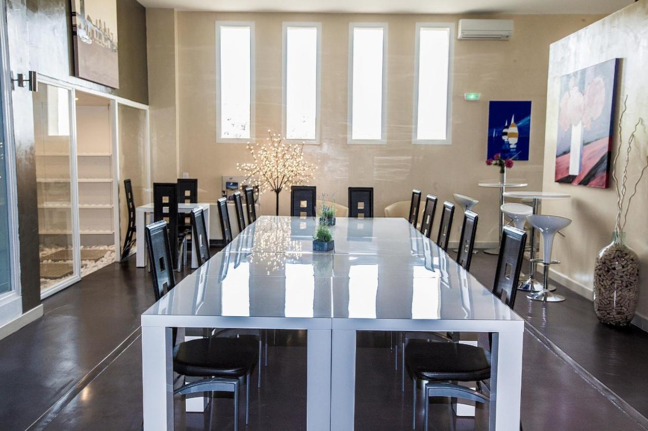 瓦卢贝尔城堡酒店 Saint-Jean-de-Fos 外观 照片
